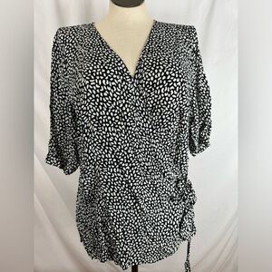 Talbots size 1X black and white wrap around short sleeve shirt with tie on side